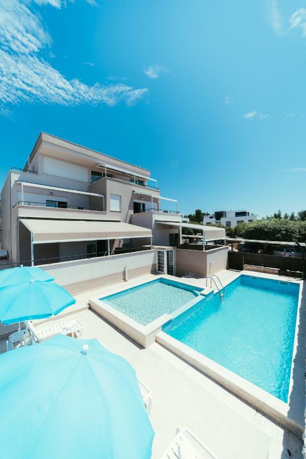Apartments Prestige Petrcane Exterior photo